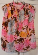 Pink floral print tassel tie short flutter sleeve blouse M