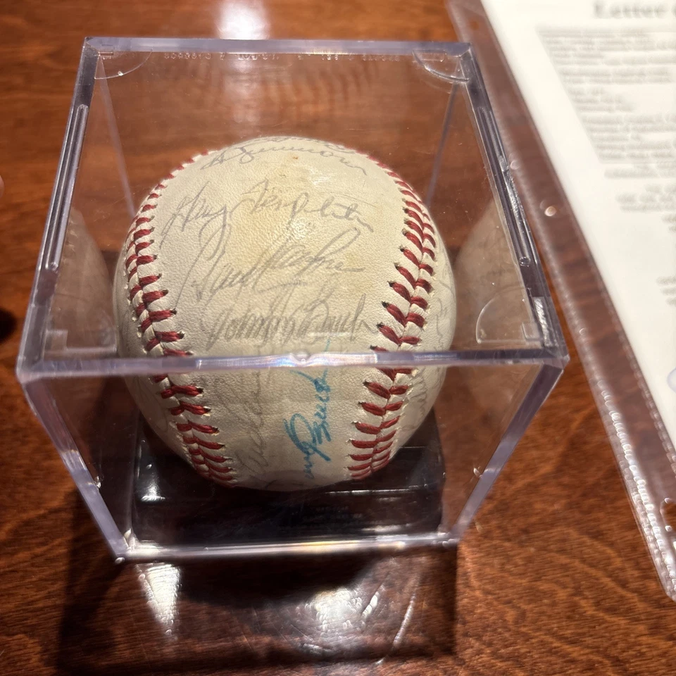 Béisbol All Stars 1977 de la Liga Nacional con 27 firmas autenticado por la JSA Foto 2 de 4