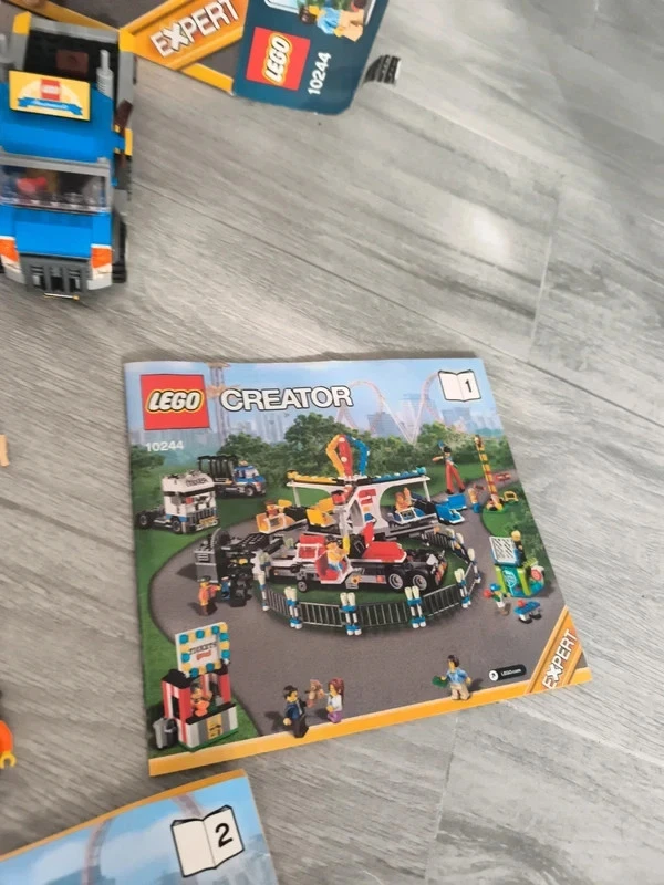 LEGO Creator 10244 Fairground Mixer, foto 3 di 5