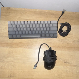 SteelSeries Apex Pro Mini + Razer DeathAdder V2 Wired USB 20000 DPI Bundle
