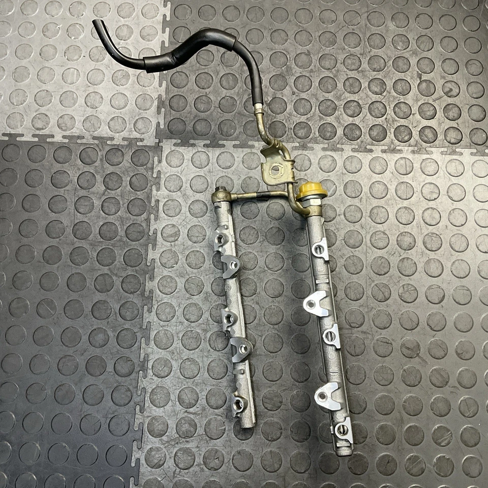 Conjunto de línea de riel de inyección de combustible Lexus RX330 2004-2006 FABRICANTE DE EQUIPOS ORIGINALES Foto 2 de 4