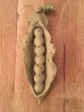 Ceramic Pea Pod Wall Table Art Decor Peas In A Pod 12” Farm Rustic