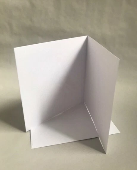 Divertida tarjeta de bloqueo autoaislamiento virus cuarentena abrazo amigo hermana madre diversión Foto 3 de 4