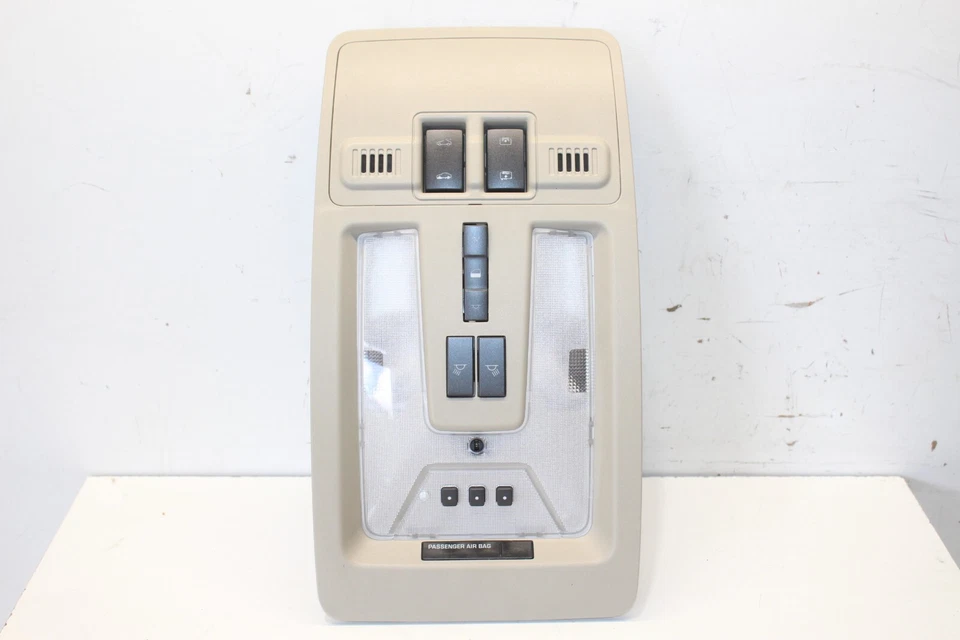 2010 - 2016 CADILLAC SRX ВЕРХНЯЯ КУПОЛЬНАЯ ЛАМПА С ЭЛЕМЕНТАМИ УПРАВЛЕНИЯ ЛЮКОМ НА КРЫШЕ OEM - Изображение 2 из 4