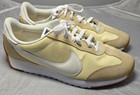 HM4771-104 Nike Pacific Muslin White Safety Orange Sail Women sz 12  / Mens 10 — photo 3