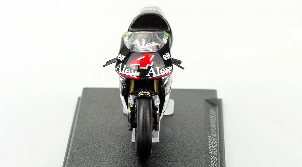 Honda NSR500 Alex Barros 2001 Scala 1:24 Modellino Classe 500 Numero 4 - Immagine 4 di 4