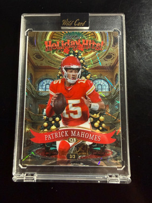 Wild Card 2025 Holiday Hits Patrick Mahomes 3/3 Kansas City Chiefs GOLD