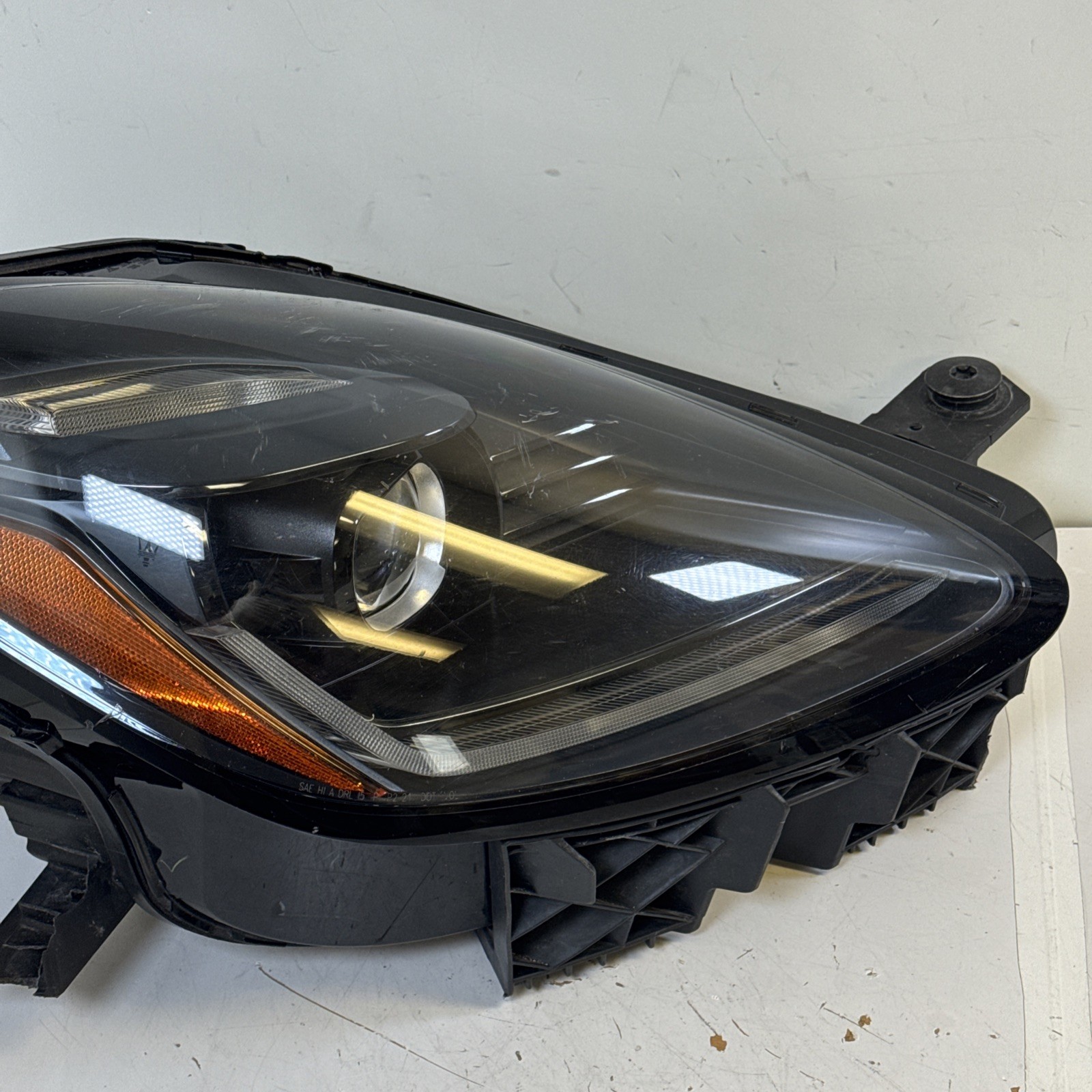 —FOR PARTS— 2023-2024 Maserati Grecale  RIGHT LED HEADLIGHT 06702930700 OEM