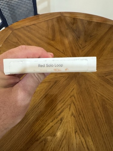 Apple Watch Band Solo Loop Size 12 Red 44mm - Brand New - 第 4/4 張圖片