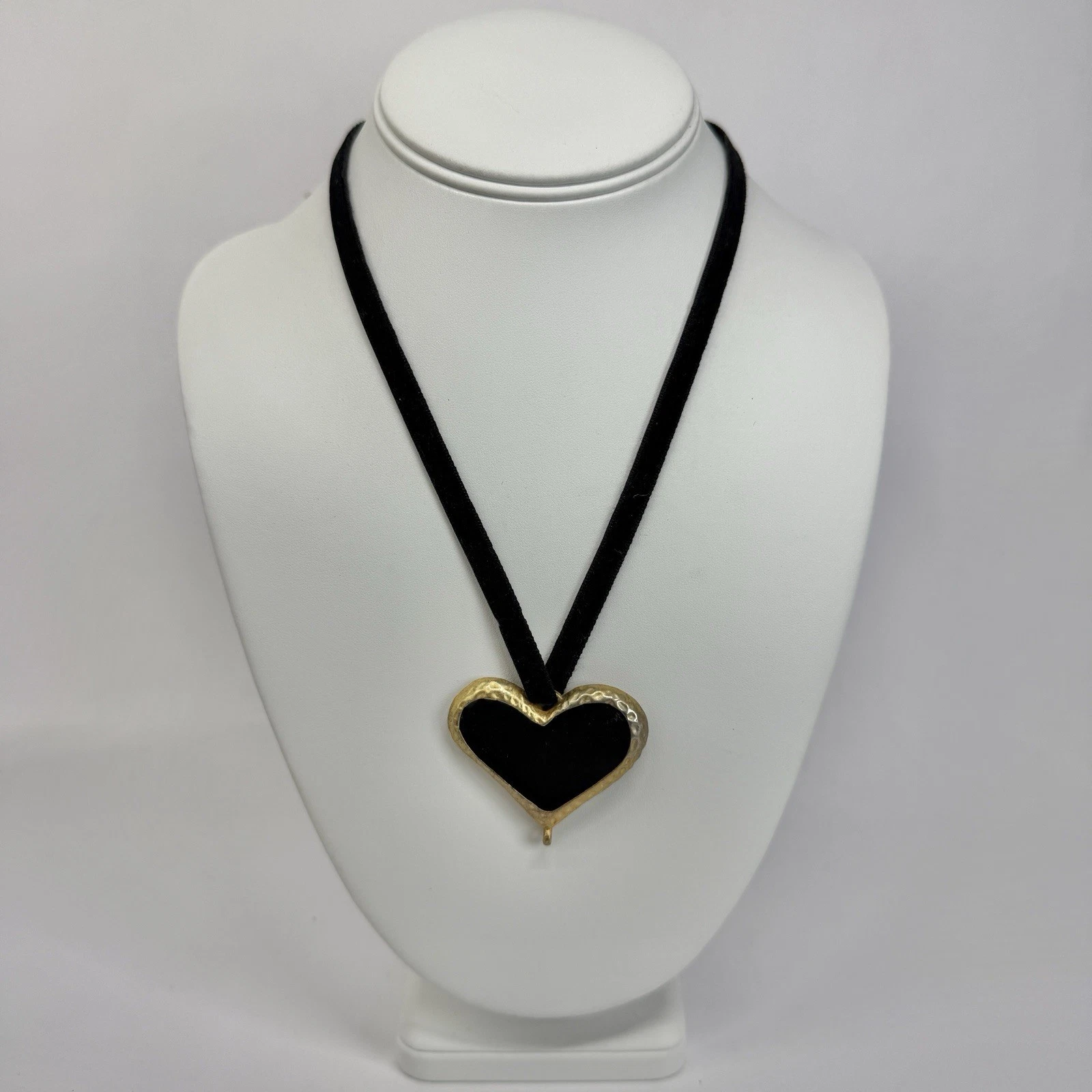 ZARA Chunky Heart Pendant Gold Tone Vintage Necklace Jewelry N458