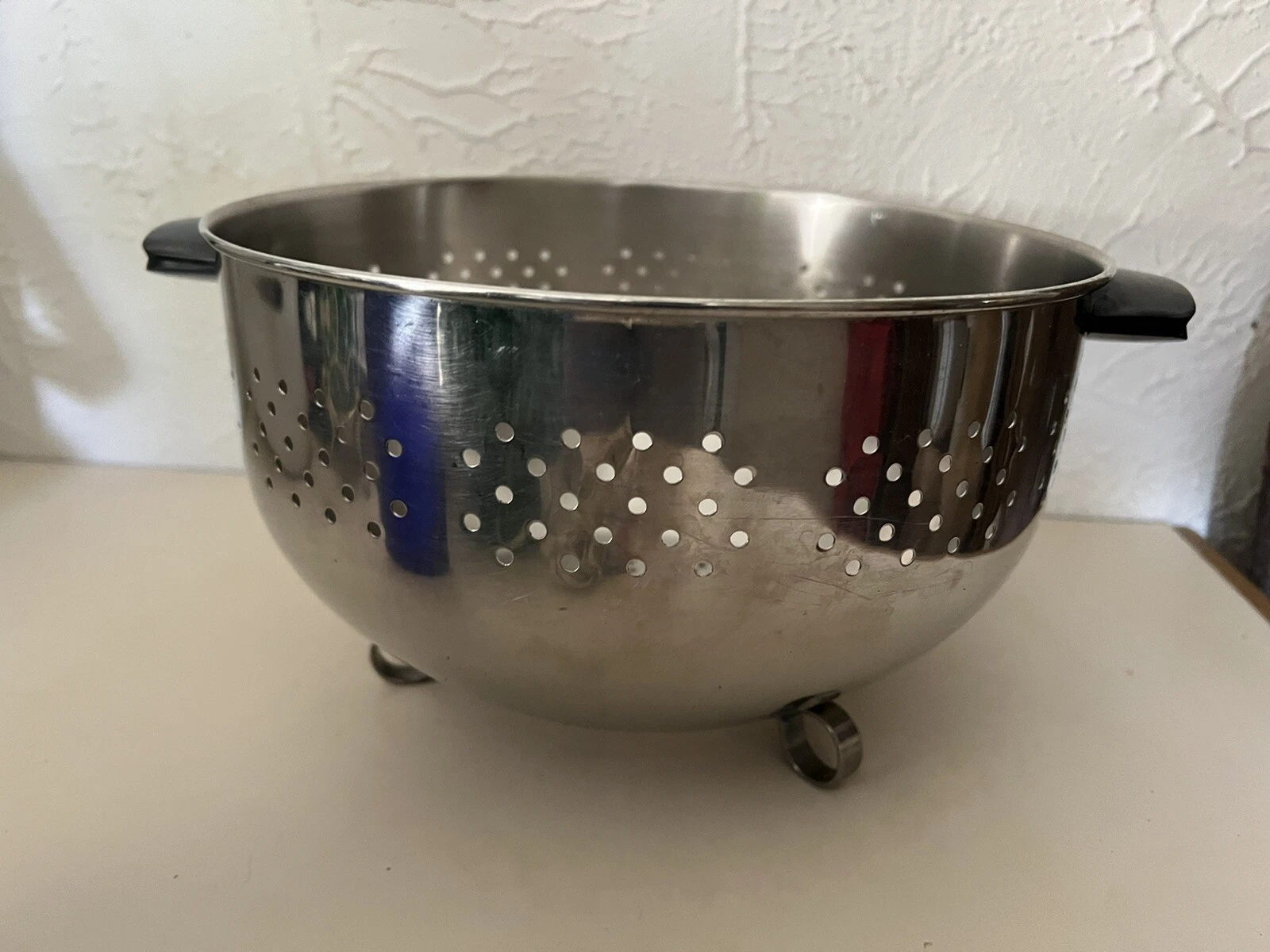 Vintage Farberware Stainless Steel Colander Strainer Black Handles Footed 9x6”
Opens in a new window