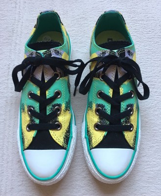 black converse with yellow laces