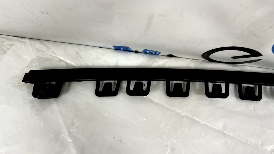 Audi RS5 2019 cupé - Sportback Sportback tira de seguridad OEM 8W6807900B Foto 2 de 4