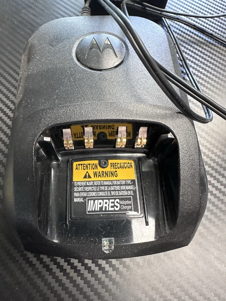 Motorola XPR 7550e UHF 403-512 Digital Display Two-Way Radio w/charger - Image 2 of 4