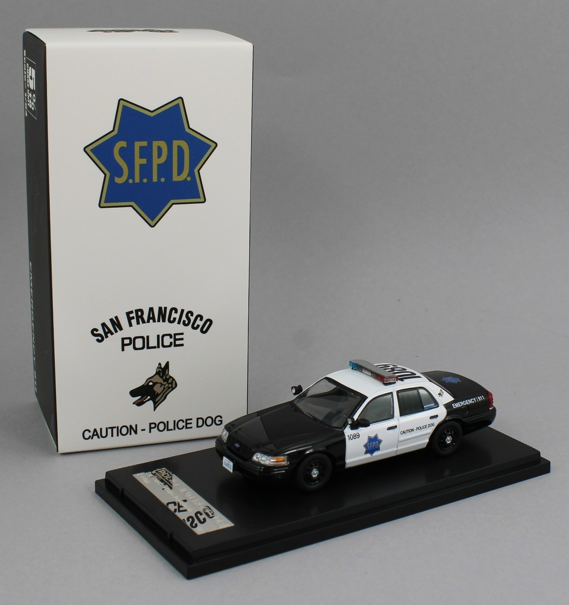 1:64 *ROLLIN DIECAST* San Francisco FORD CROWN VICTORIA Police Car