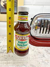 VINTAGE - KETCHUP TOMATE PAPAS - ÉTIQUETTE ET CONTENU - PORTOROUGH - LEEDS UK.