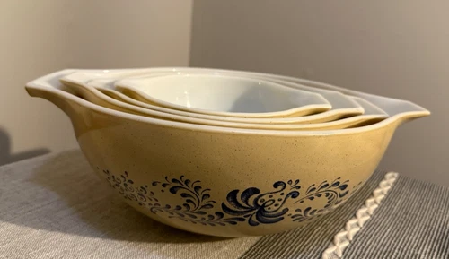 Vintage Pyrex “Homestead” Cinderella Nesting Mixing Bowls Set of 4 #441–444