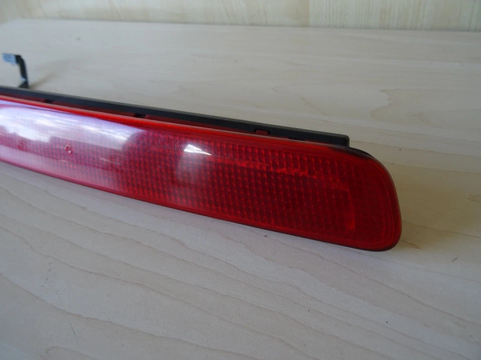 Good used Saab 9-5 Wagon LED 3rd Third Brake Light Assembly 5333430 - Image 3 of 4