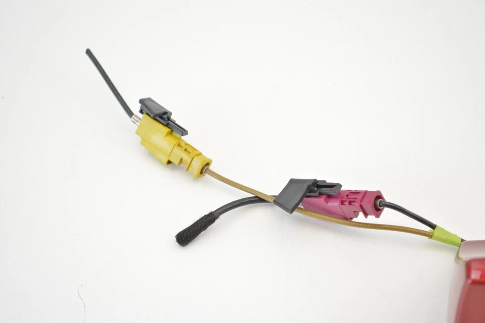 2014-19 CHEVY IMPALA ANTENA DE TETO BARBATANA DE TUBARÃO VERMELHA FABRICANTE DE EQUIPAMENTO ORIGINAL - Imagem 4 de 4