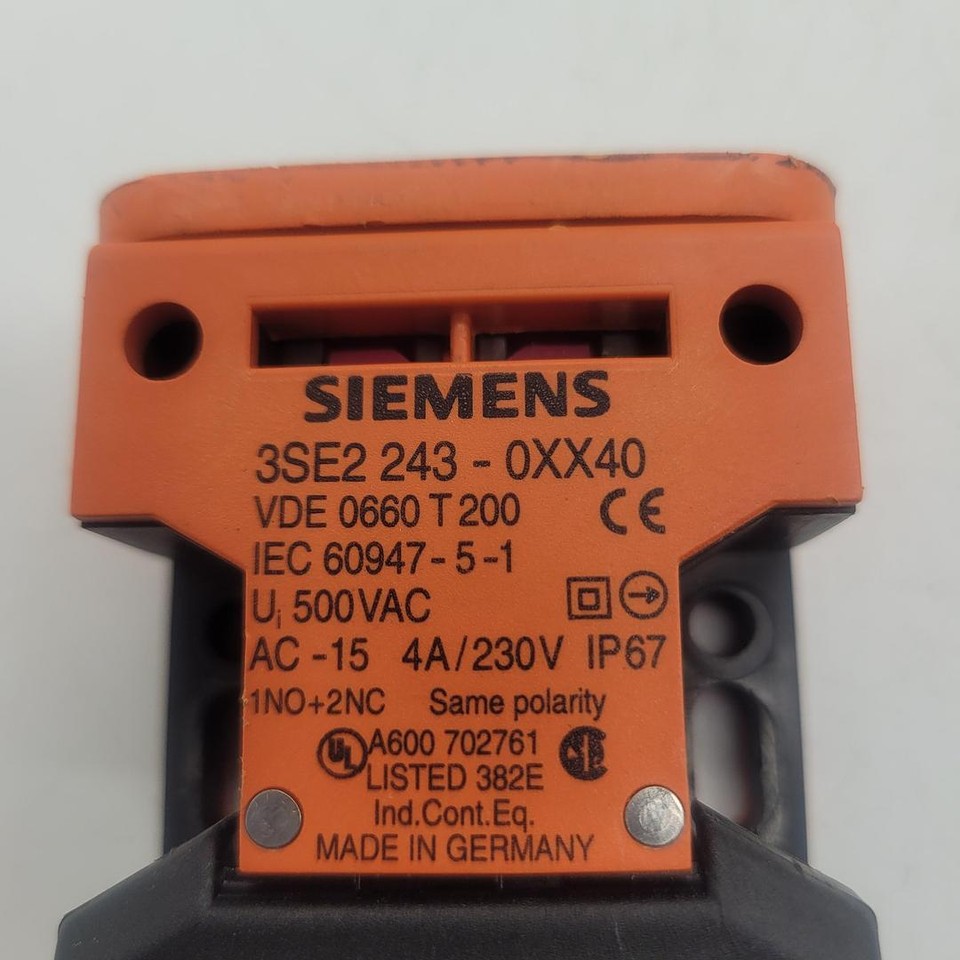 Interrupteur De Position Siemens 3SE2 243-0XX - Neuf, Peut Avoir De Petits Défauts D'usine