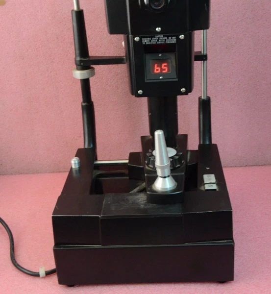 Tonómetro sin contacto Reichert-Jung modelo 12415. Foto 3 de 4