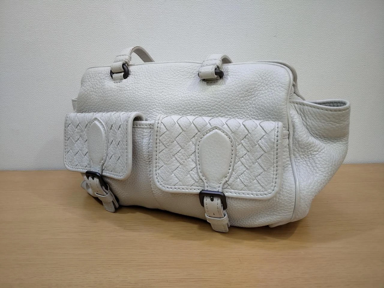Bottega Veneta — BOTTEGA VENETA handbag white 13.3 inch