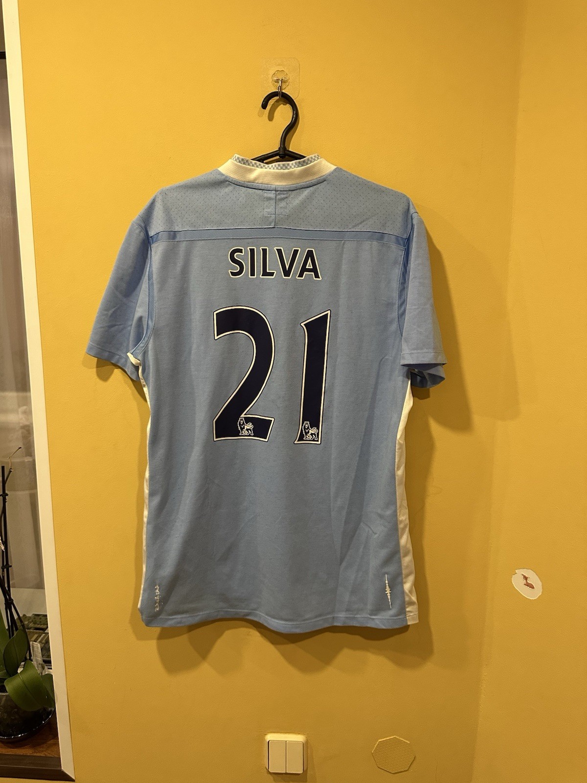 Picture 1 of 11