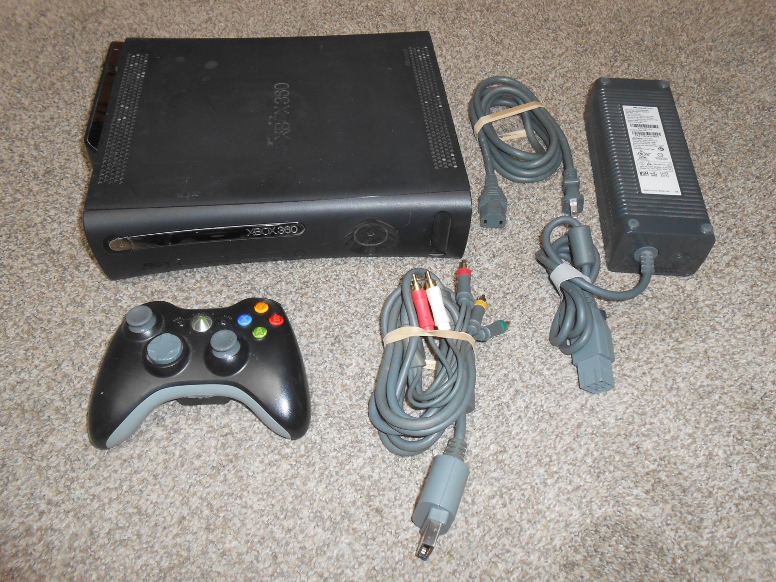 Microsoft Xbox 360 Elite Black Jasper 120GB Console Bundle – Works Good