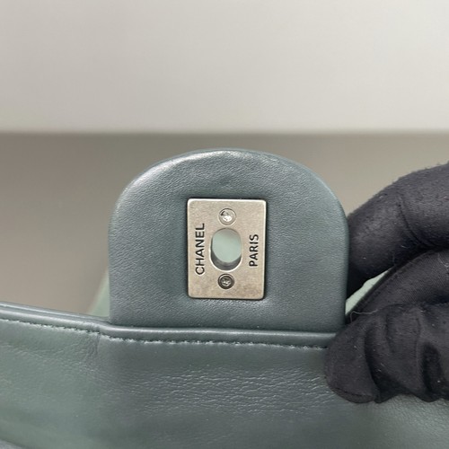 Chanel 19 Bag Green Silver Tone Quilted Aged Calfskin Leather Shoulder Handbag - Picture 18 of 24