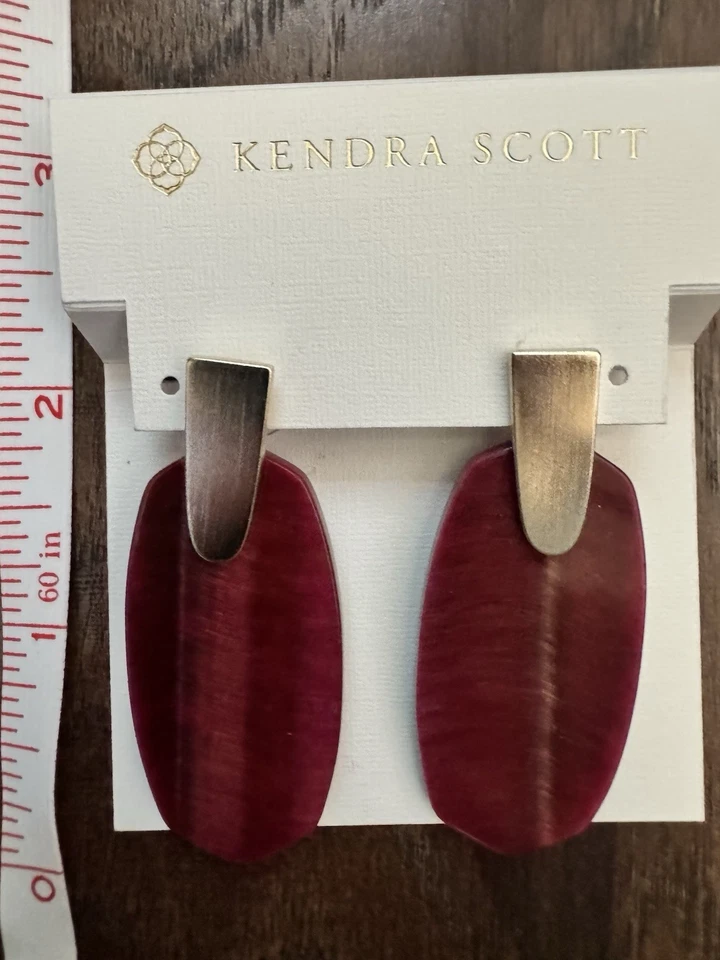 Pendientes colgantes Kendra Scott Aragón - OJO DE TIGRE BURDEOS - NUEVOS CON ETIQUETAS con bolsa - venta al por menor de $80 Foto 2 de 3