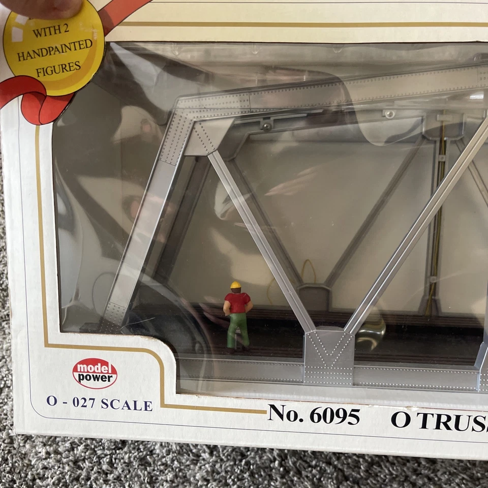 MODEL POWER #6095 O SCALE TRUSS BRIDGE W/ BLINKING LIGHT, 2 Figures, ORIG.BOX - Image 2 of 4
