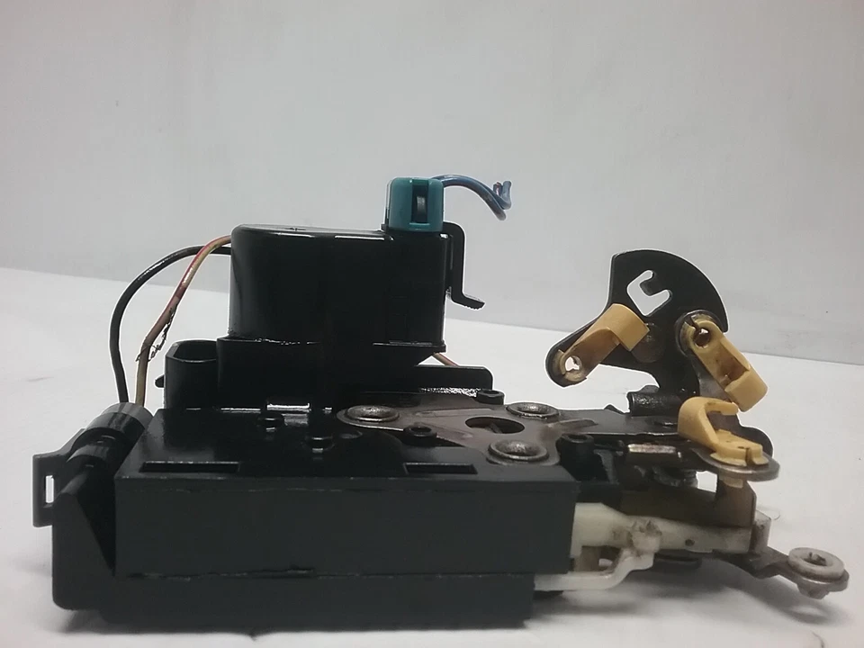 Привод замка правой передней двери 1998-2002 Isuzu Rodeo 16835465 - Изображение 2 из 4