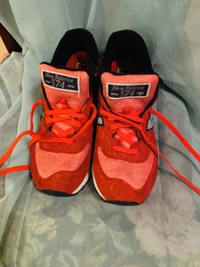 new balance classic red