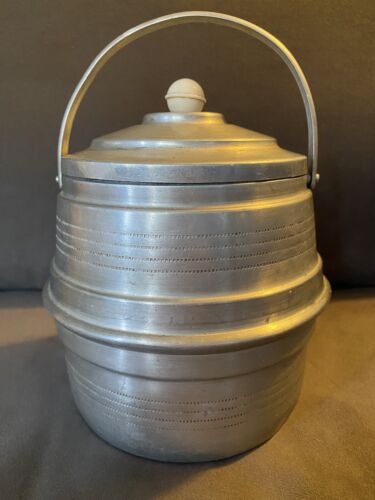 Vintage 1950’s Metal Biscuit Barrel With Bakelite knob - Foto 1 di 11