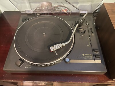 SANYO TP-1020 DIRECT DRIVE DC-SERVO SYSTEM TURNTABLE Powers On