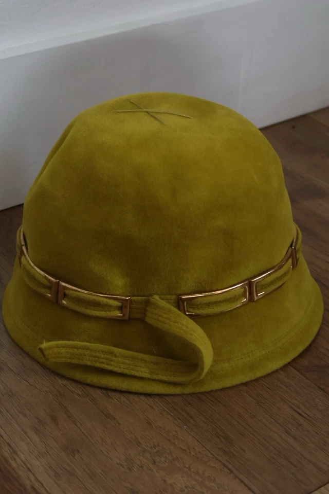 Sombrero Yves Saint Laurent YSL Mod Bucket Años 30 Chartreuse Amarillo De Colección Foto 3 de 4