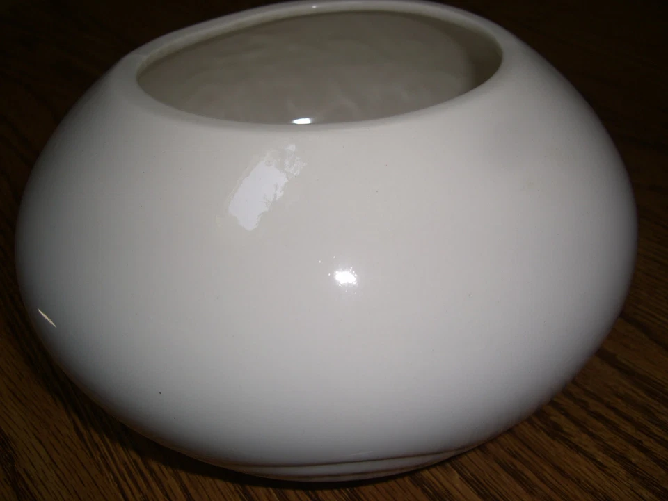 Base/soporte para velas vintage de cerámica blanca en relieve FTD arreglo floral  Foto 2 de 4