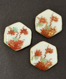 Vintage Set of 3 Hexagon Shaped MAPLE LEAVES Satsuma Buttons 1" (O2)