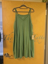 Universal Thread Green Sleeveless Dress