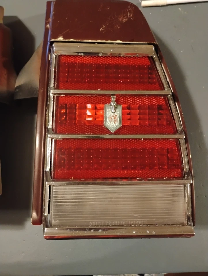 Chevrolet Monte Carlo 1977 luces traseras de parada lentes carcasas biseles Foto 3 de 4