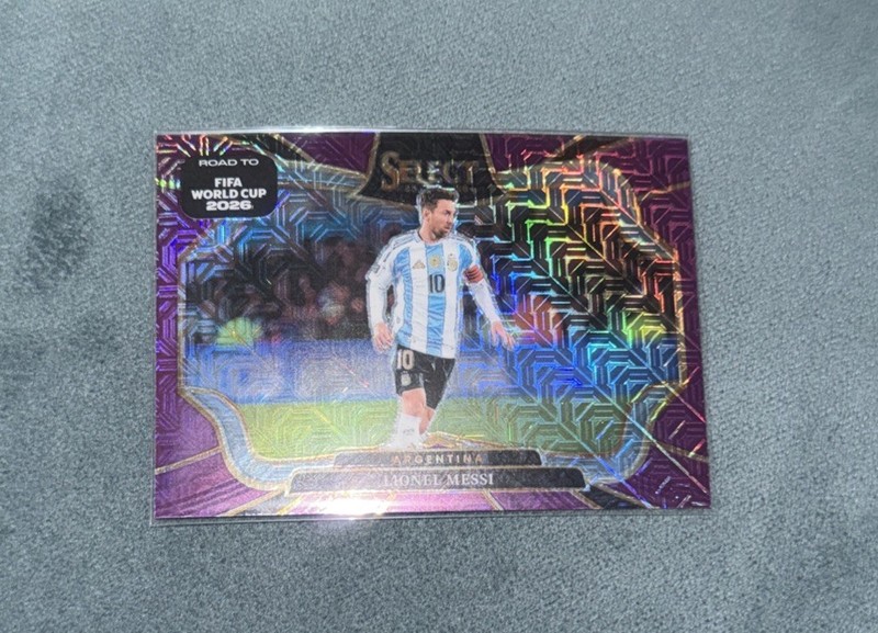 Panini Select 2025-26 Lionel Messi Purple Mojo Field Level Prizm FIFA World Cup