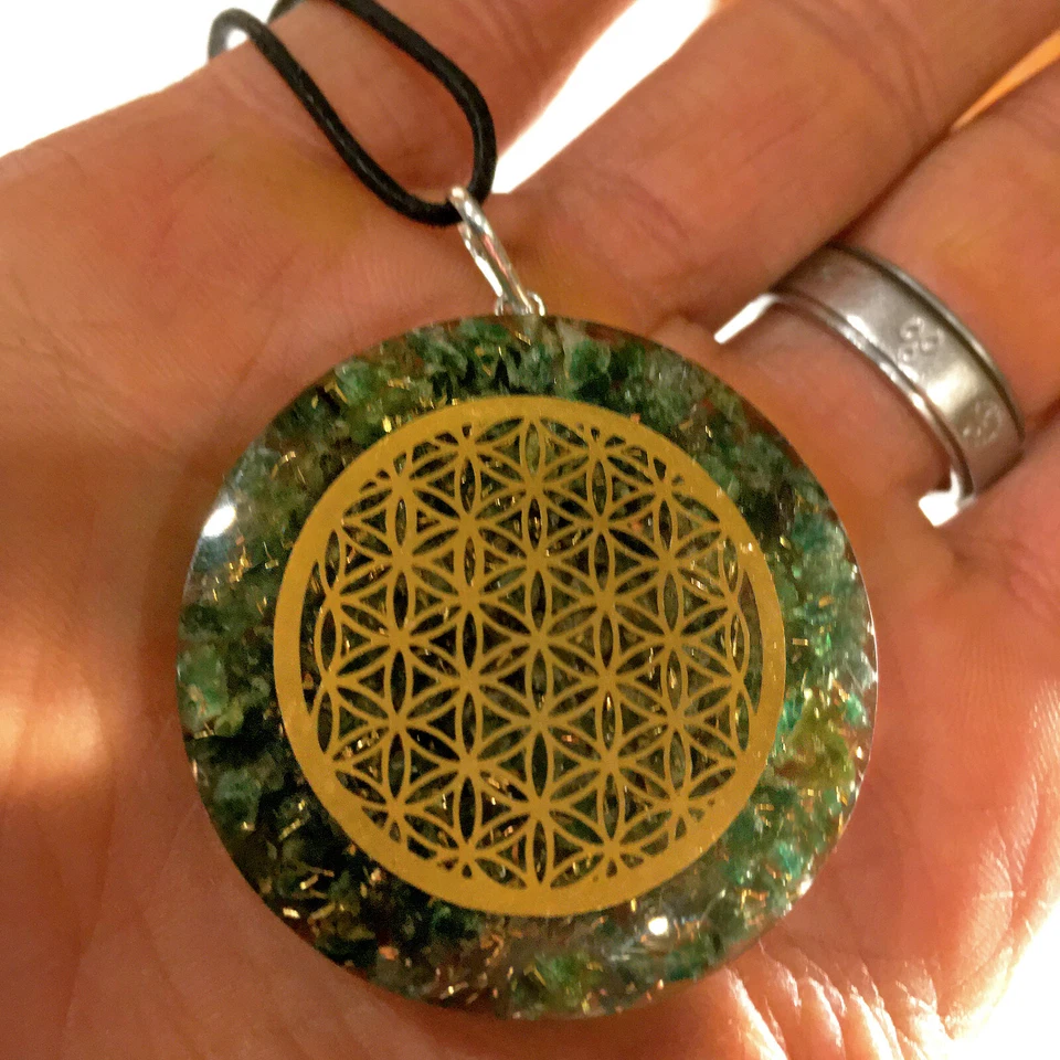 Green Jade Flower of Life Pendant Orgone Energy Copper Orgonite Necklace Reiki - Image 2 of 4