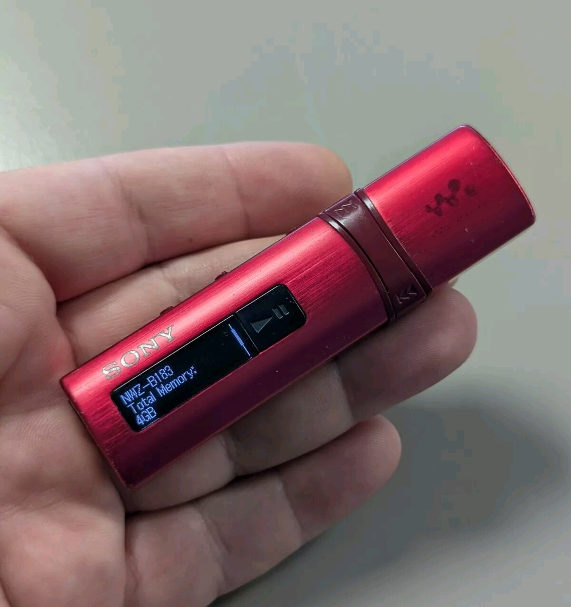 SONY WALKMAN 赤 Sony ウォークマン 赤 - メルカリ