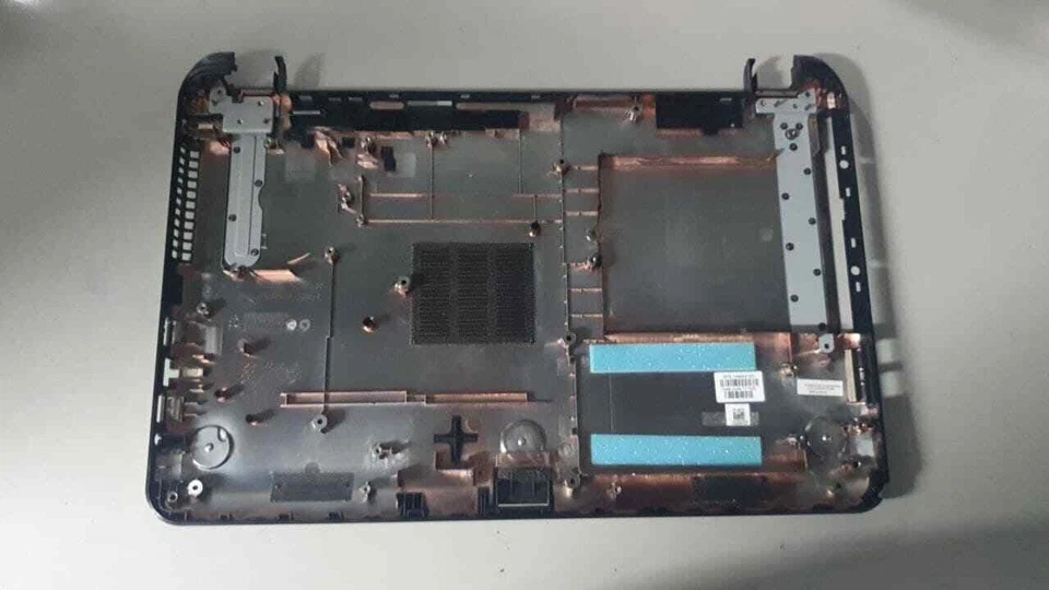 Scocca per HP Compaq 15-h052nl cover inferiore base nera bottom case - Immagine 2 di 2