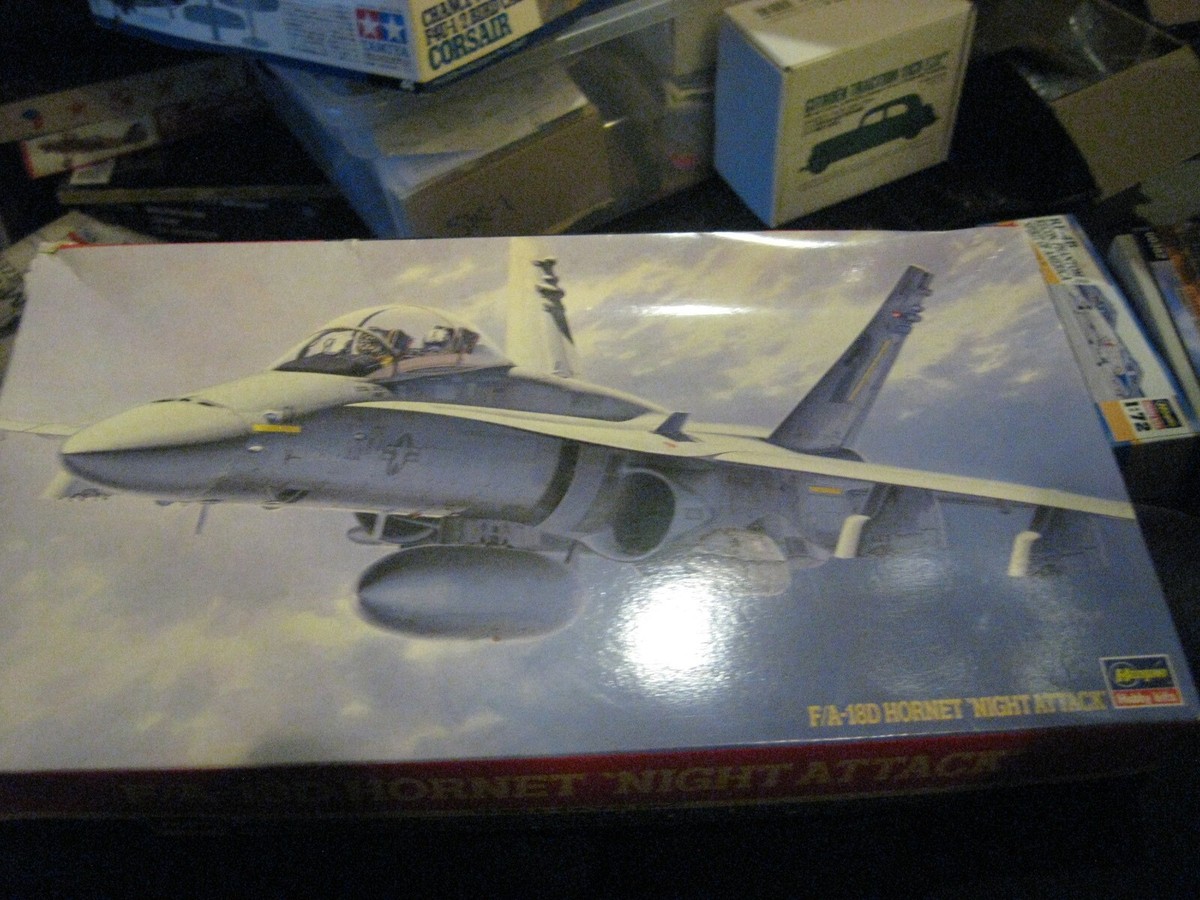 航空機・ヘリコプター FA-18D Hornet Night Attack 1/72 Mostly built F/A-18D Hornet `Night Attack´ by Hasegawa in 1/72