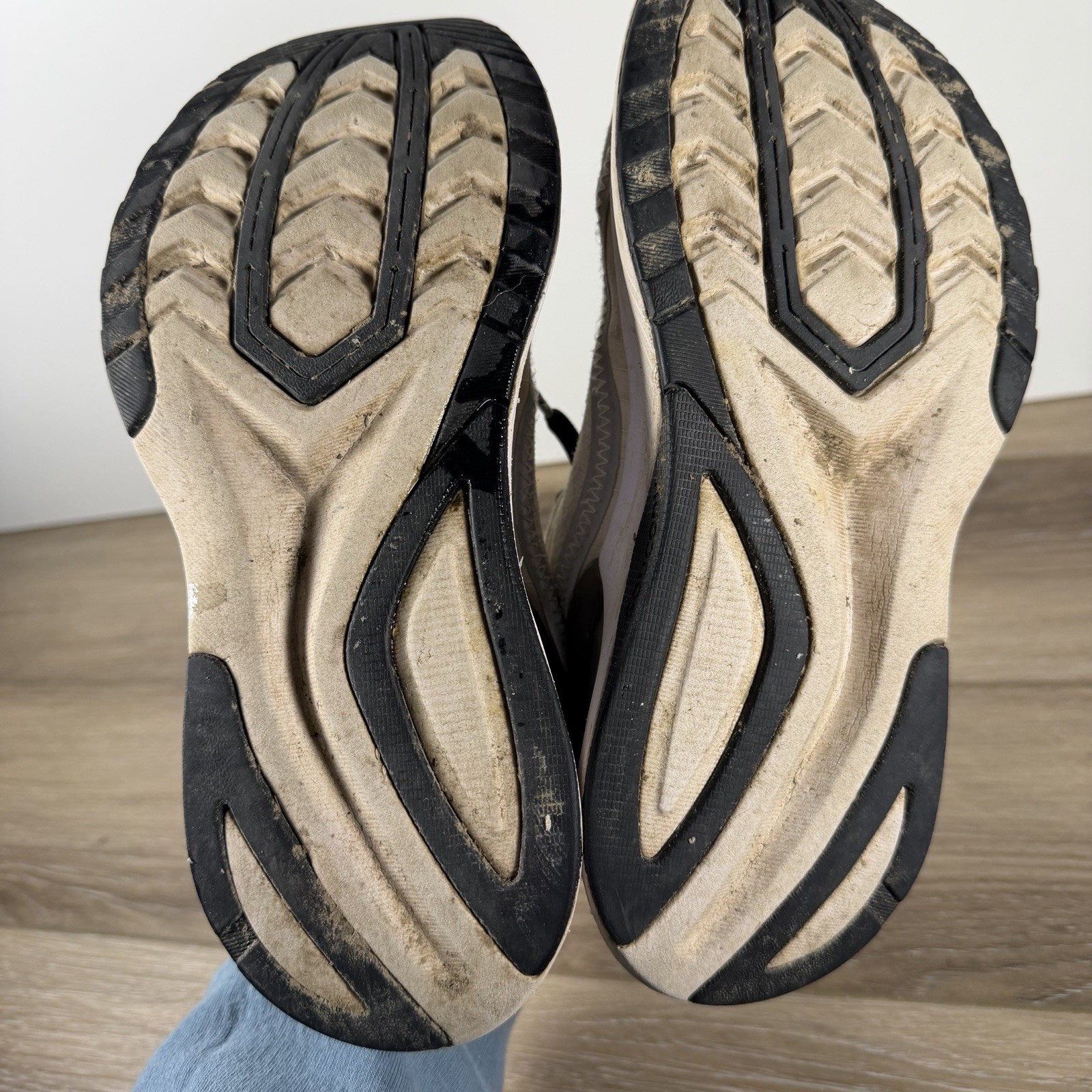 Saucony Shoes Mens Size 6.5 Two Tone Black White Endorphin Shift 2 Road Shoes thumbnail 6