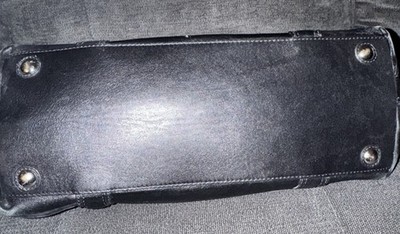 や*ん様 【COACH】本革 シボ オールレザー ショルダーバッグ ボディバッグ Coach D1073-15409 Black Leather Handbag 13 Inch Wide for sale