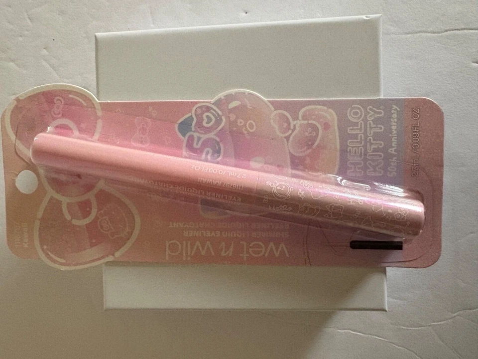 Delineador de ojos líquido Wet & Wild Shimmer. Hello Kitty 50 aniversario. Color precioso. Foto 4 de 4