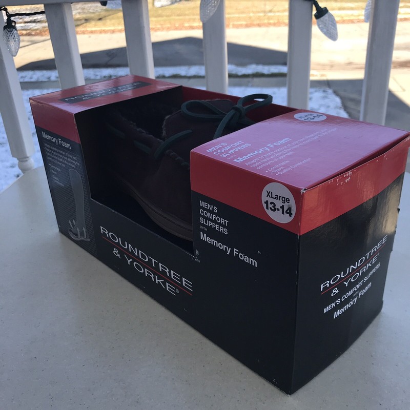 roundtree and yorke men's slippers