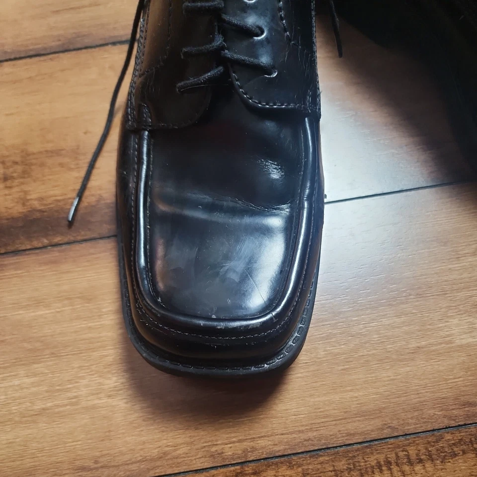 Zapatos de vestir de cuero negros con hacha de cuero para hombre Claiborne Company Foto 3 de 4